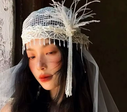 Voile de Mariée Rétro Ivoire avec Pampilles en Plumes | Style Français